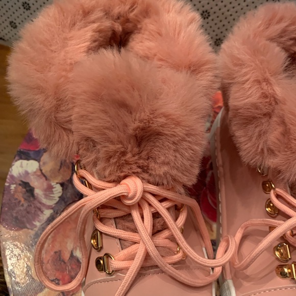 Soft fur sneakers - Picture 6 of 7